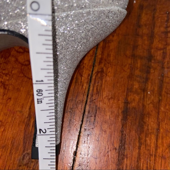 NWOT Women’s size 7 shoes - Picture 5 of 6